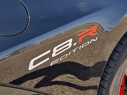 Used 2023 Chevrolet Corvette Stingray Preferred Cpe w/ Z51 Performance Package image 11