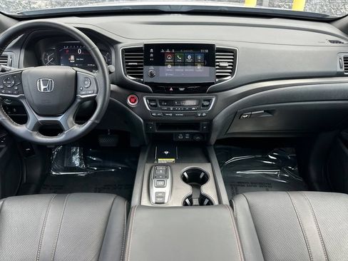 Certified 2025 Honda Passport TrailSport image 15