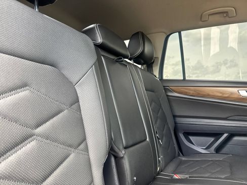 Used 2024 Volkswagen Atlas SE FWD image 32
