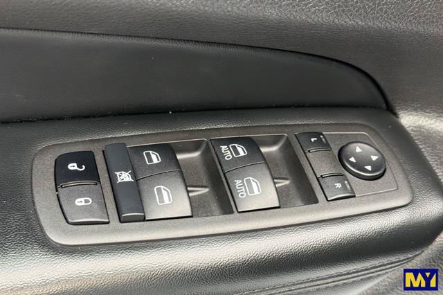 Used 2022 Jeep Grand Cherokee Laredo X AWD/4WD image 12