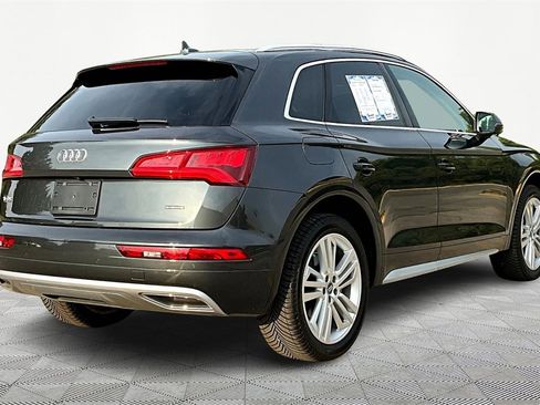 Used 2019 Audi Q5 2.0T Premium Plus w/ Premium Plus Package image 2