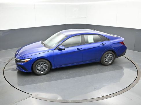 Used 2024 Hyundai Elantra SEL FWD image 47