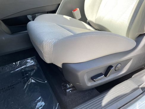Used 2025 Nissan Rogue SV AWD/4WD image 4