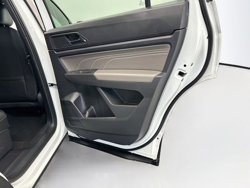 Used 2023 Volkswagen Atlas Cross Sport SE w/ Panoramic Sunroof Package FWD image 33