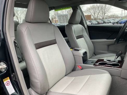 Used 2014 Toyota Camry XLE image 38