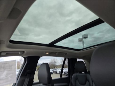 Used 2025 Volvo XC90 B5 Core image 20