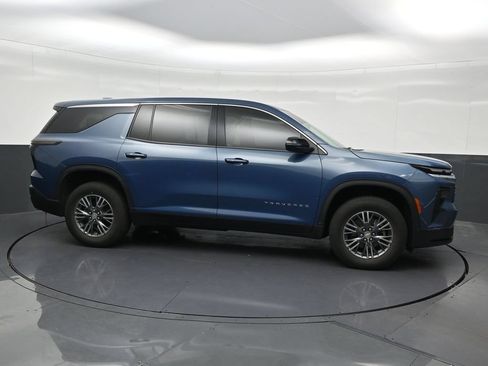 Used 2024 Chevrolet Traverse LS FWD image 7