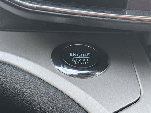 Used 2022 Ford Explorer XLT w/ Equipment Group 202A image 39