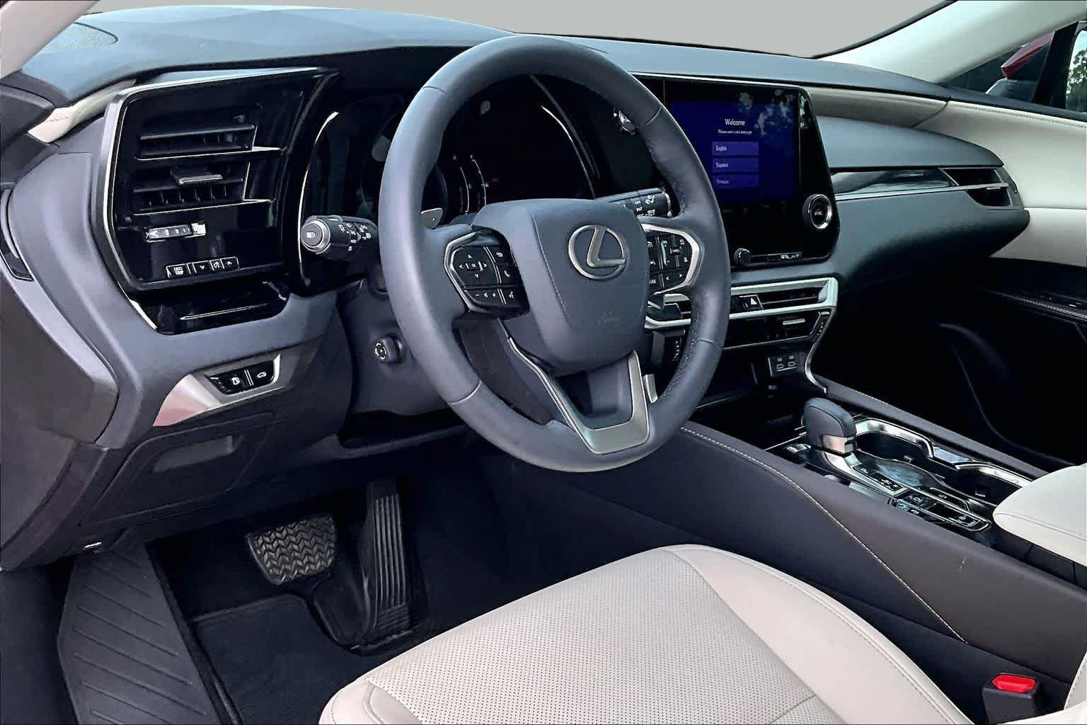Used 2024 Lexus RX 350 FWD w/ Technology Package image 18
