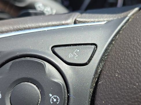 Used 2017 Buick LaCrosse Preferred FWD image 9