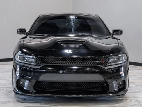 Used 2019 Dodge Charger R/T w/ Plus Group RWD image 9