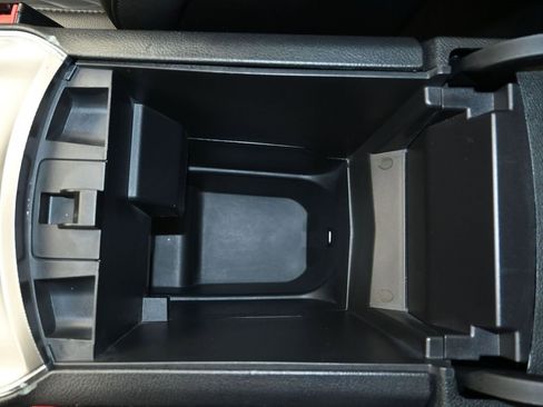 Used 2024 Ford Edge Titanium image 19