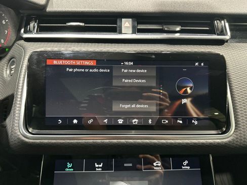 Used 2019 Land Rover Range Rover Velar R-Dynamic SE AWD/4WD image 70