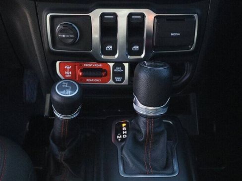 Used 2021 Jeep Wrangler Rubicon AWD/4WD image 23
