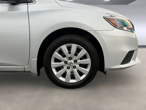 Used 2019 Nissan Sentra S image 11