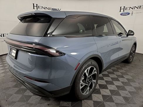 Used 2025 Lincoln Nautilus Premier w/ Equipment Group 102A image 4