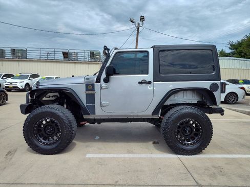 Used 2016 Jeep Wrangler Sport AWD/4WD image 7