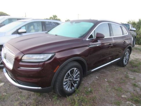 Used 2023 Lincoln Nautilus AWD w/ Premium Package image 3