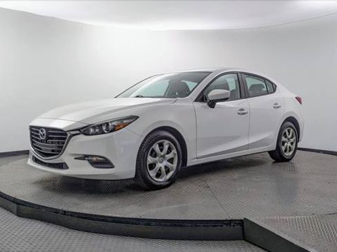 Used 2017 MAZDA MAZDA3 Sport FWD image 2
