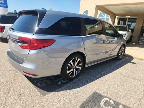 Used 2023 Honda Odyssey Touring image 5
