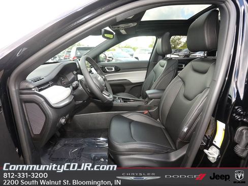 New 2025 Jeep Compass Limited w/ Sun & Sound Group image 10