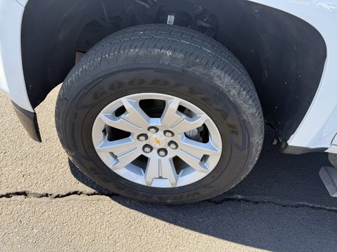 Used 2018 Chevrolet Colorado LT w/ LT Convenience Package RWD image 5