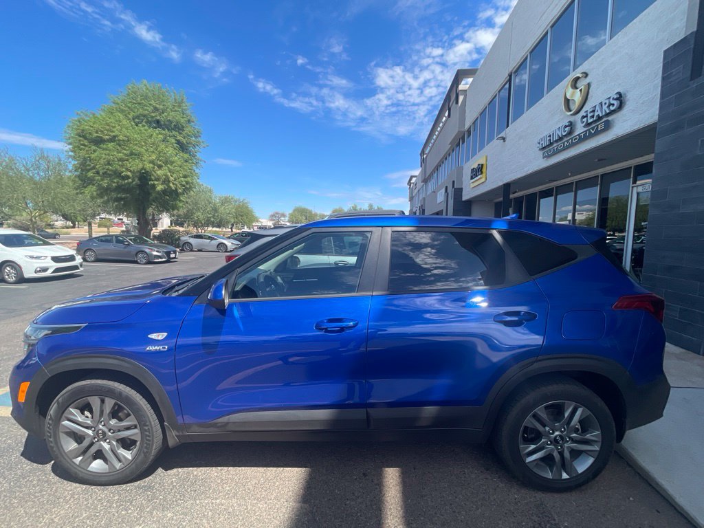 Used 2021 Kia Seltos LX AWD/4WD image 3