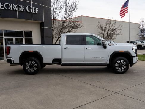 Used 2024 GMC Sierra 3500 Denali w/ Denali Reserve Package image 8