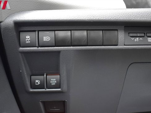 Used 2024 Toyota Sienna XLE image 14