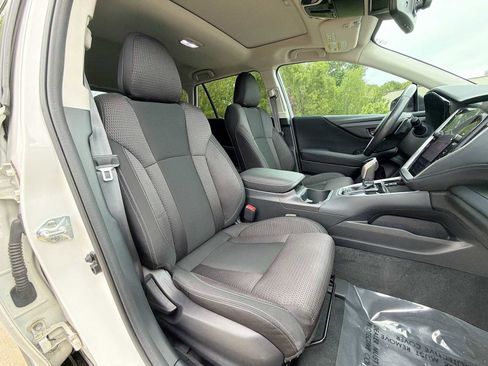 Used 2024 Subaru Outback Premium AWD/4WD image 19