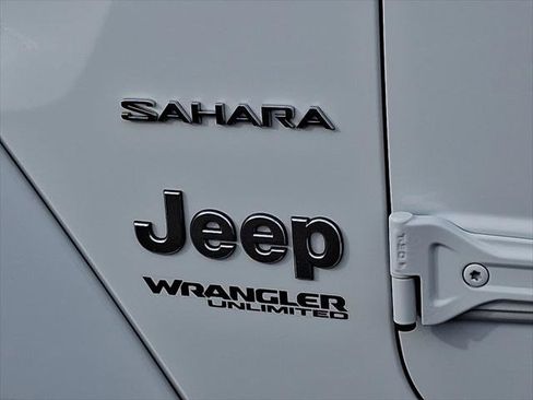 Certified 2022 Jeep Wrangler Unlimited Sahara w/ LED Lighting Group image 17