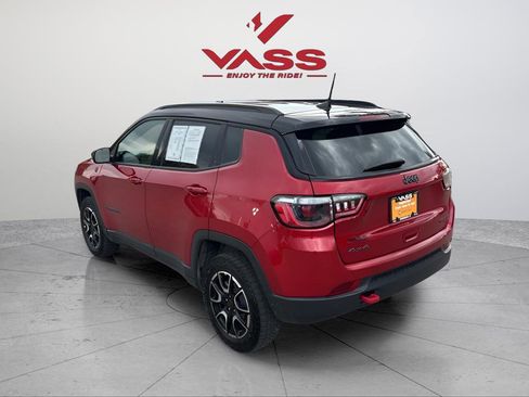 Used 2025 Jeep Compass Trailhawk AWD/4WD image 3