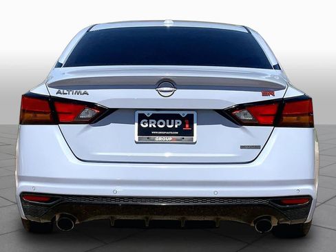 Used 2024 Nissan Altima 2.0 SR FWD image 5