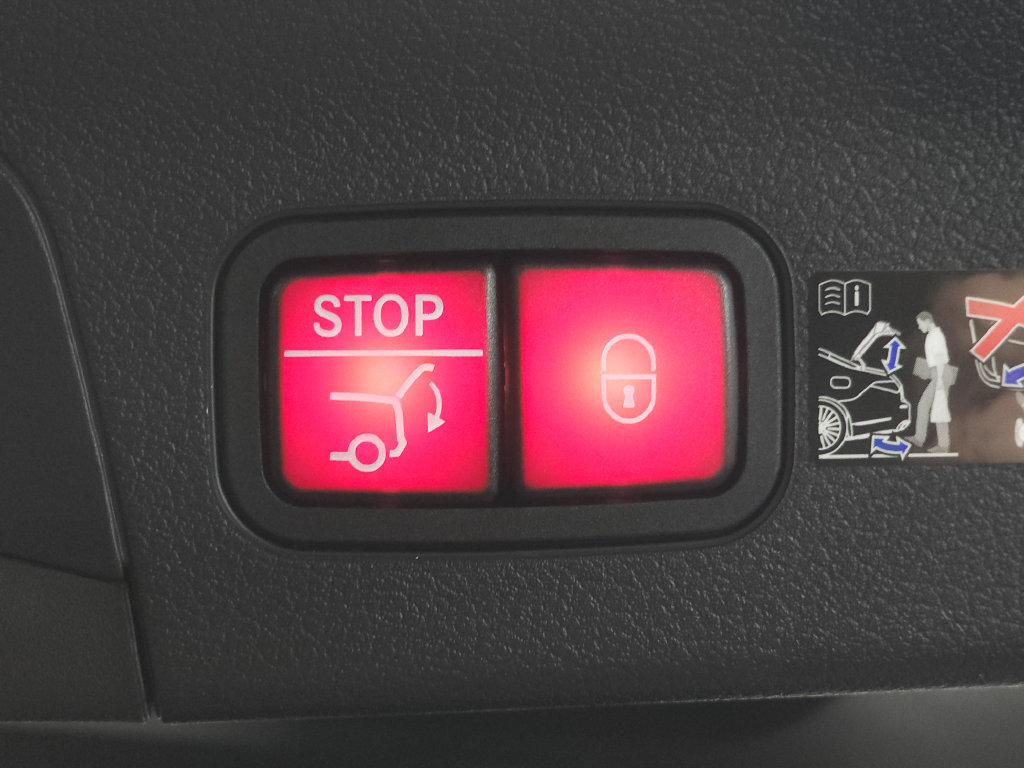 Certified 2026 Mercedes-Benz GLS 450 4MATIC image 34