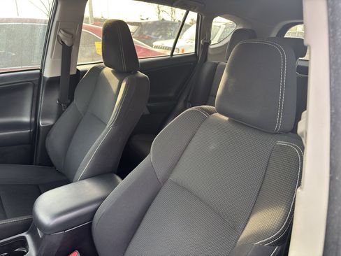 Used 2018 Toyota RAV4 XLE image 7