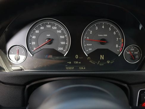 Used 2015 BMW M3 RWD image 31