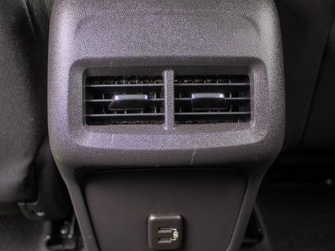 Used 2024 Chevrolet Equinox LT image 13