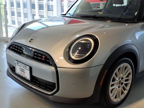 Used 2025 MINI Cooper S FWD image 7