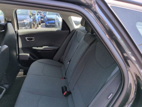 New 2025 Kia K4 LXS FWD image 32