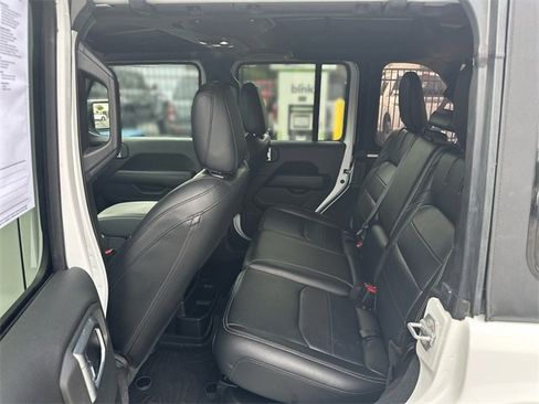 Used 2022 Jeep Wrangler Unlimited Sahara w/ Cold Weather Group image 23