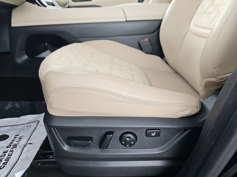 Used 2025 Nissan Armada Platinum Reserve RWD image 35