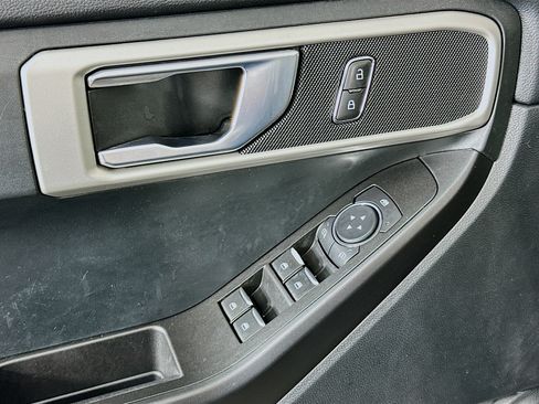 Used 2022 Ford Explorer 4WD image 15