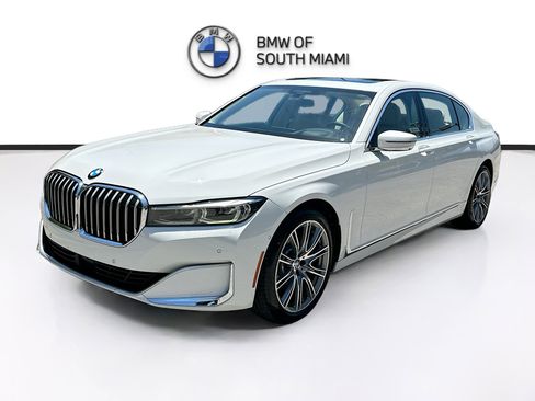 Used 2020 BMW 740i w/ Luxury Rear Seating Package RWD image 3