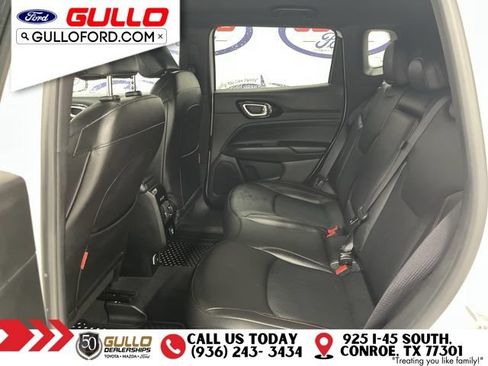 Used 2025 Jeep Compass Trailhawk w/ Trailer Tow Group AWD/4WD image 14