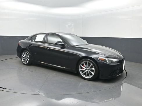 Used 2023 Alfa Romeo Giulia Sprint RWD image 32