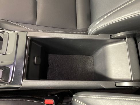 Used 2025 Toyota Camry SE FWD image 23