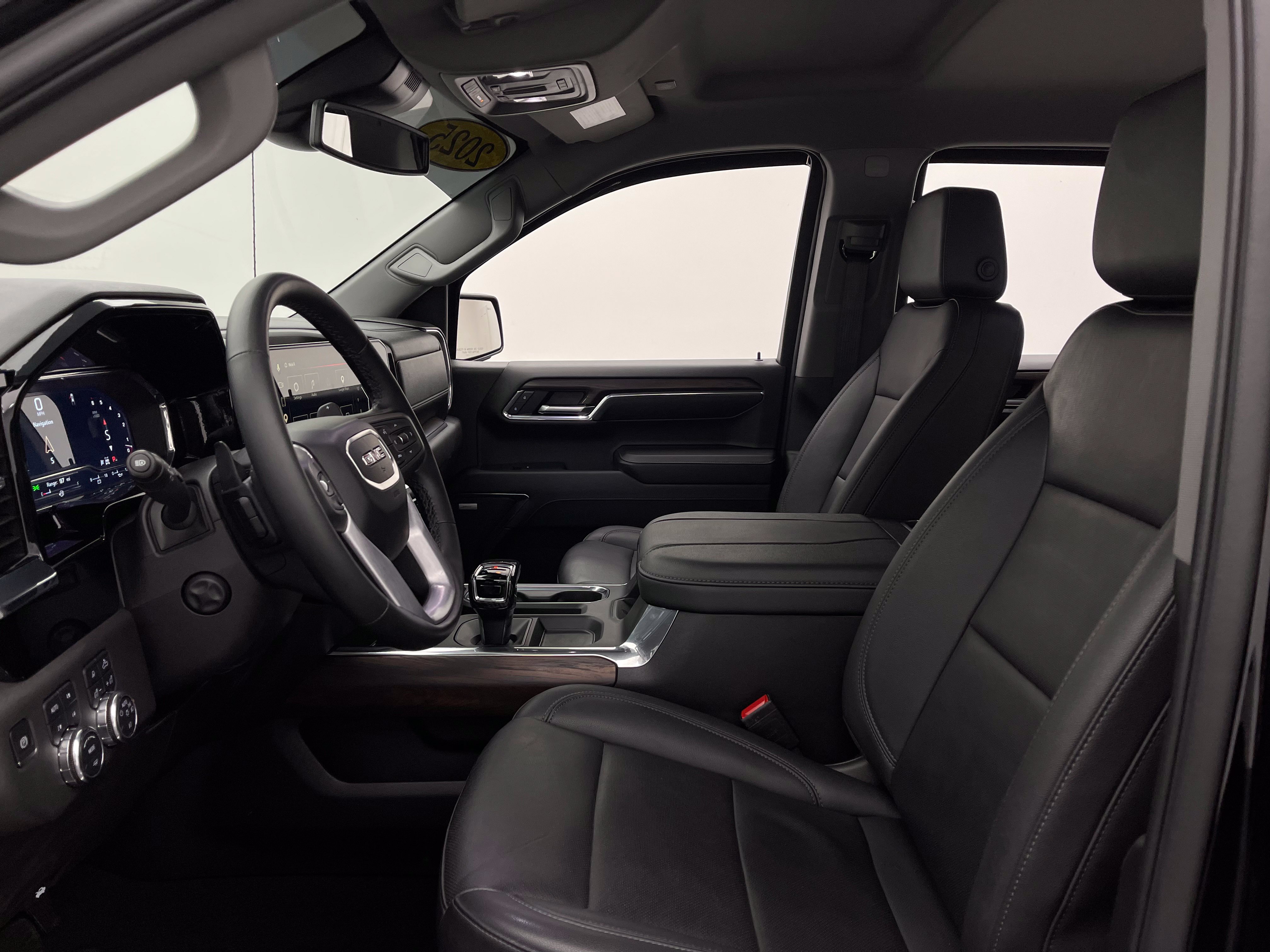Used 2025 GMC Sierra 1500 SLT w/ SLT Premium Plus Package AWD/4WD image 18