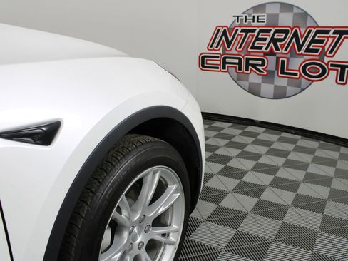 Used 2020 Tesla Model Y Long Range image 32