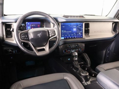 Used 2024 Ford Bronco Outer Banks image 2
