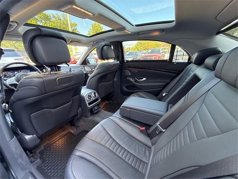 Used 2019 Mercedes-Benz S 560 4MATIC Sedan w/ AMG Line Exterior image 43